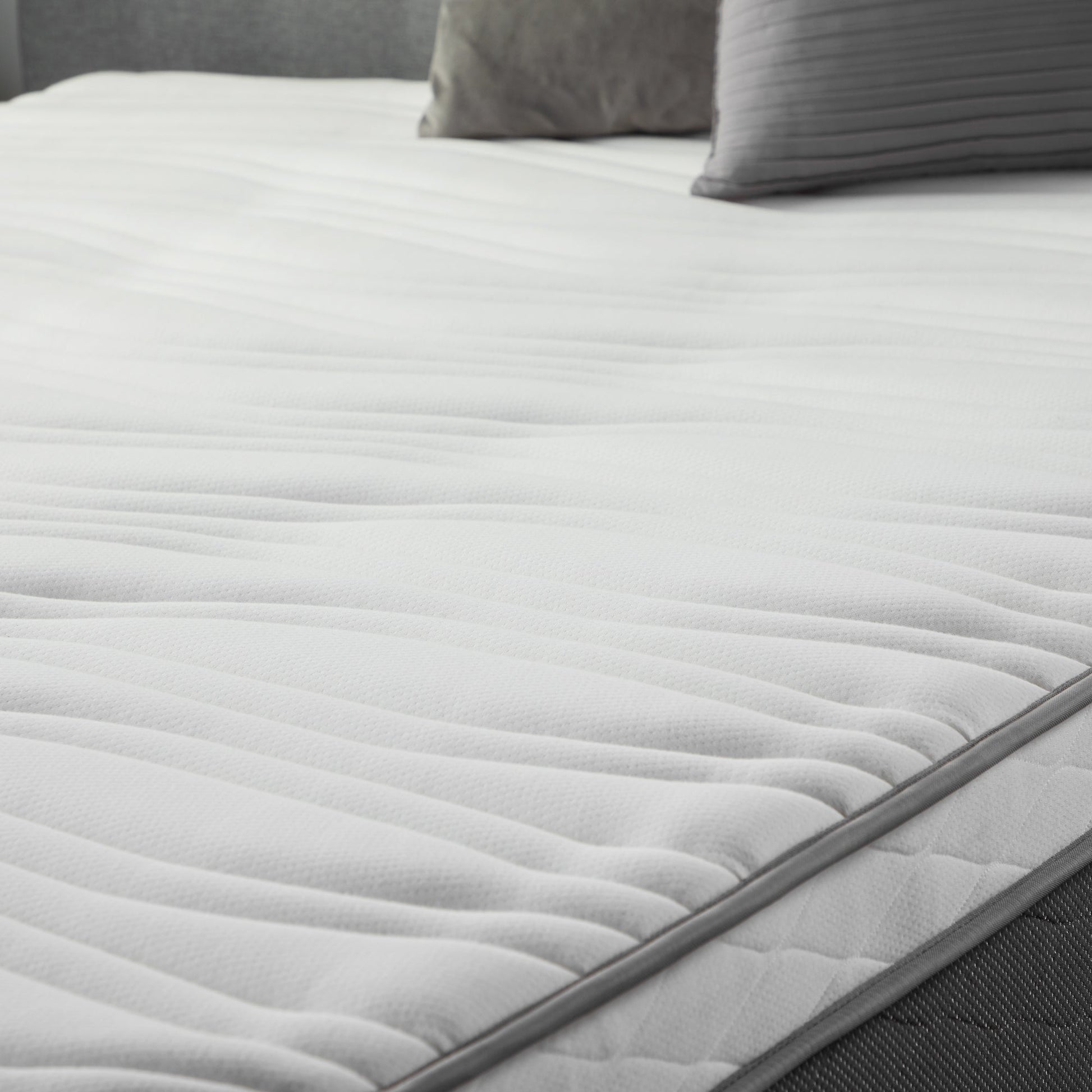 Weekender 12" Hybrid Mattress - Plush - Jura Sleep